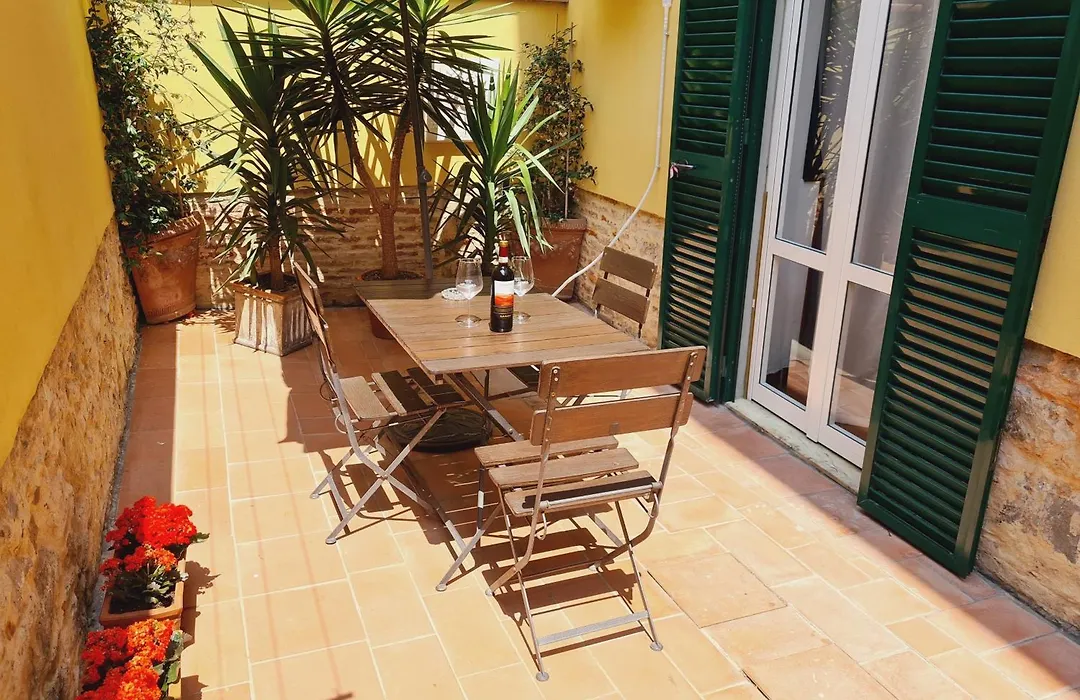 La Fonderia Charme Oltrarno - Apartment With Private Patio-1